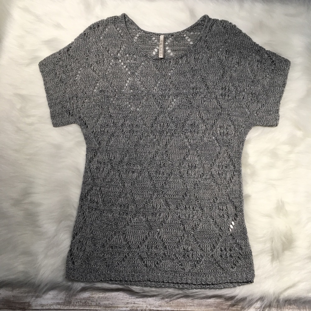 Leo & Nicole  gray open weave sweater size M